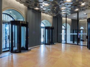 Bundeshaus Besucher Tueren
