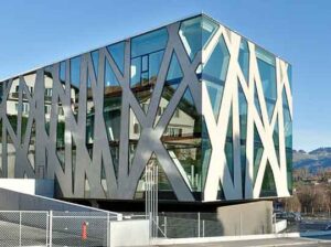 Fassadenbau Beo Center Spiez